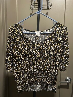 Persaya Black Floral Button-Front Blouse with Yellow & White Ditsy Print